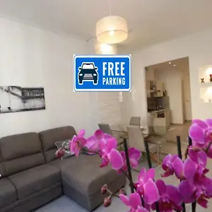 Exclusive Really Downtown - Free Private Parking Included! Gênes